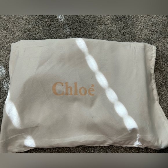 Beautiful tote! - Picture 2 of 7